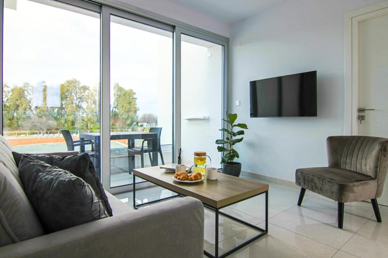 파포스 Phaedrus Living - Seaside Executive Flat Harbour 205 아파트 외부 사진