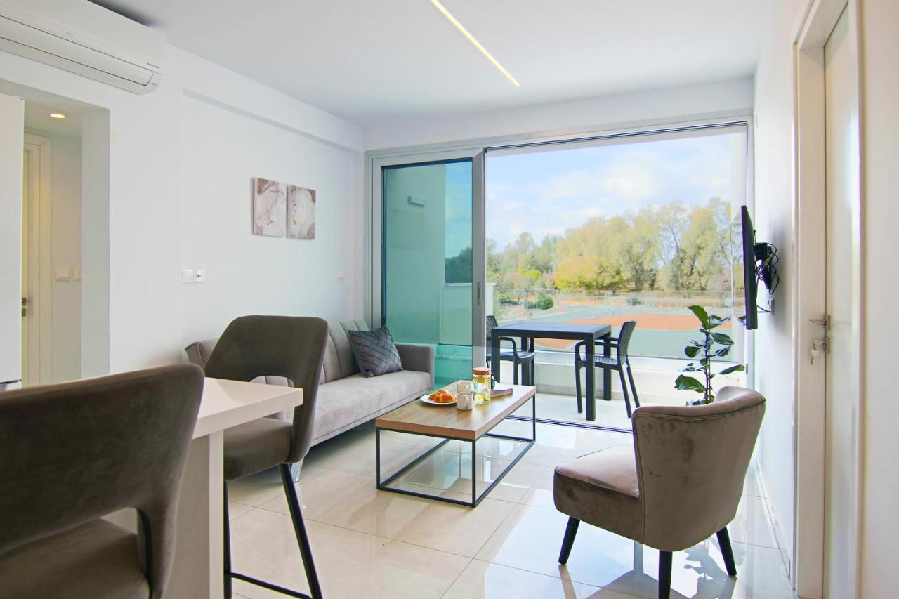 파포스 Phaedrus Living - Seaside Executive Flat Harbour 205 아파트 외부 사진