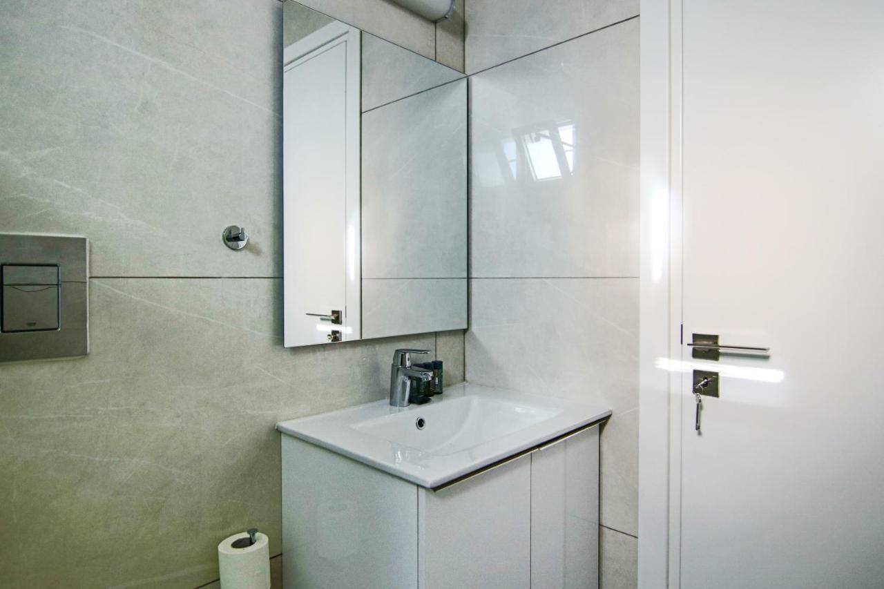 파포스 Phaedrus Living - Seaside Executive Flat Harbour 205 아파트 외부 사진